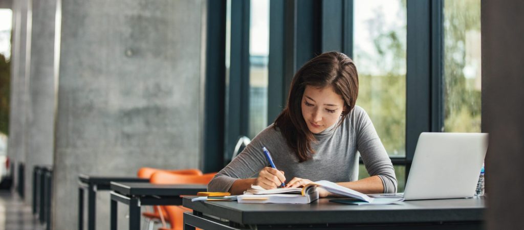 Hoa Văn CLC & Tư Vấn Du Học